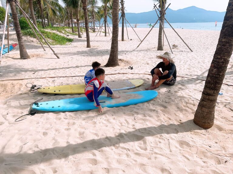 SURF LESSON DANANG VIETNAM LEARN TO SURF