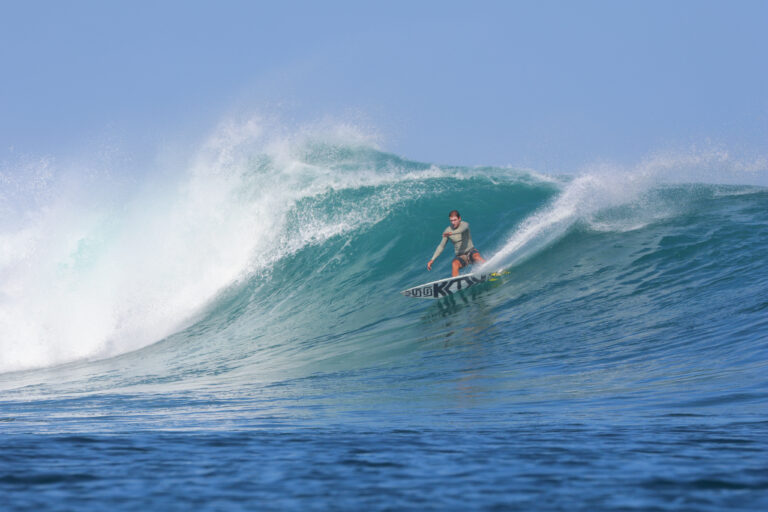 surf lessons and coaching danang vietnam